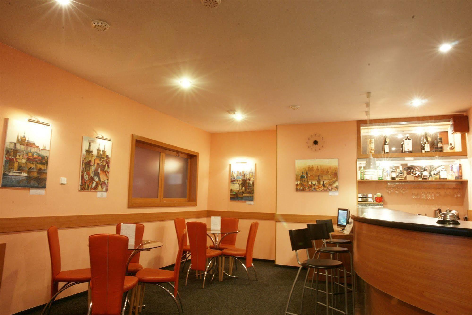 Hotel Mira Inn Prague Exterior photo
