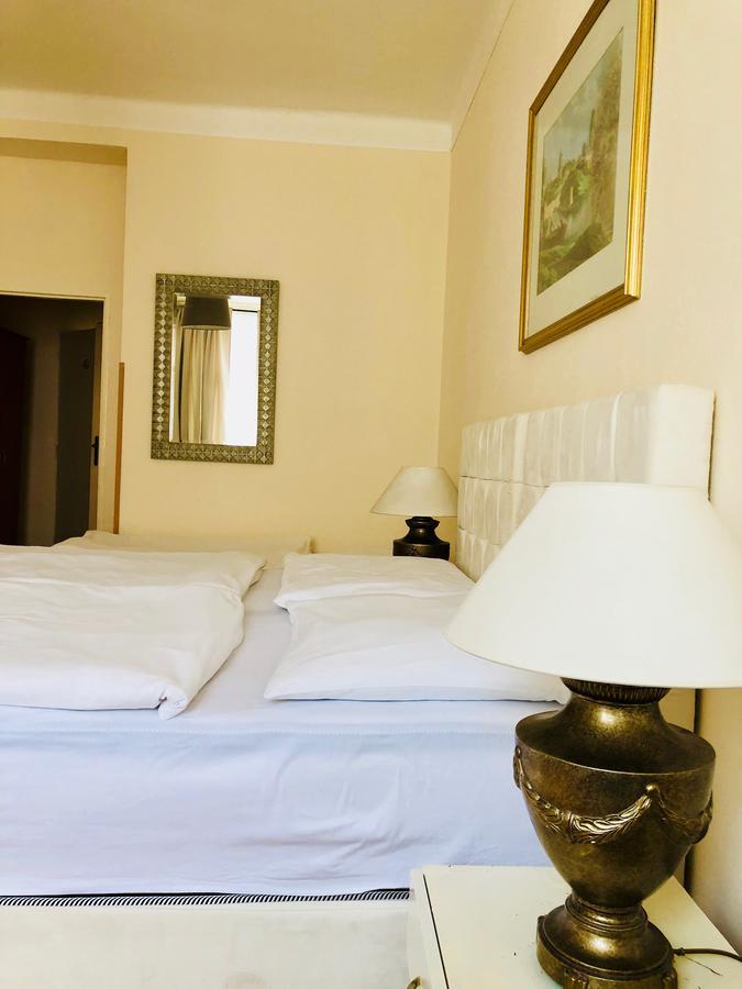 Hotel Mira Inn Prague Exterior photo